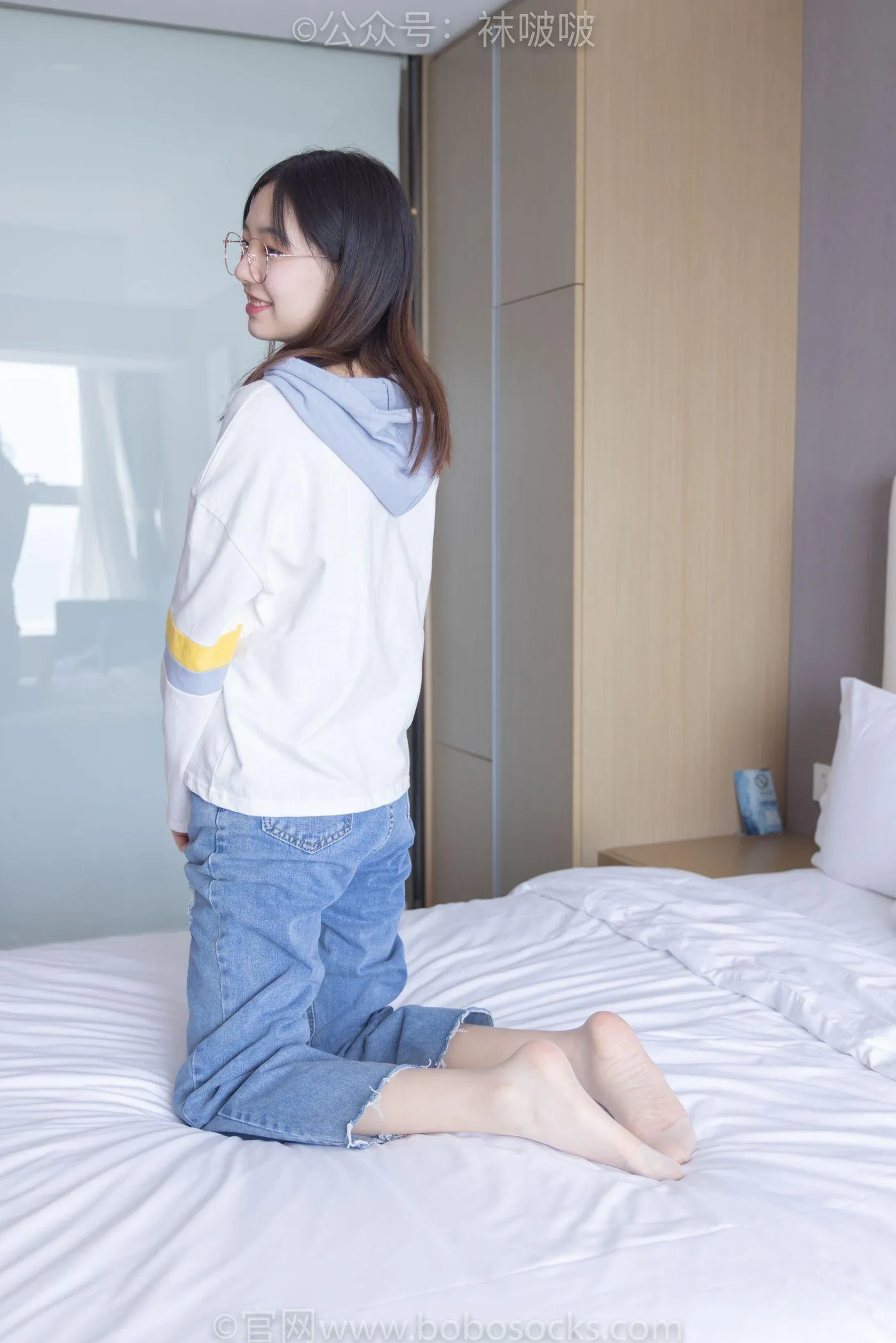 [BoBoSocks袜啵啵]NO.080 小甜豆-帆布鞋、白棉袜、肉丝（花絮版） [140P]插图1
